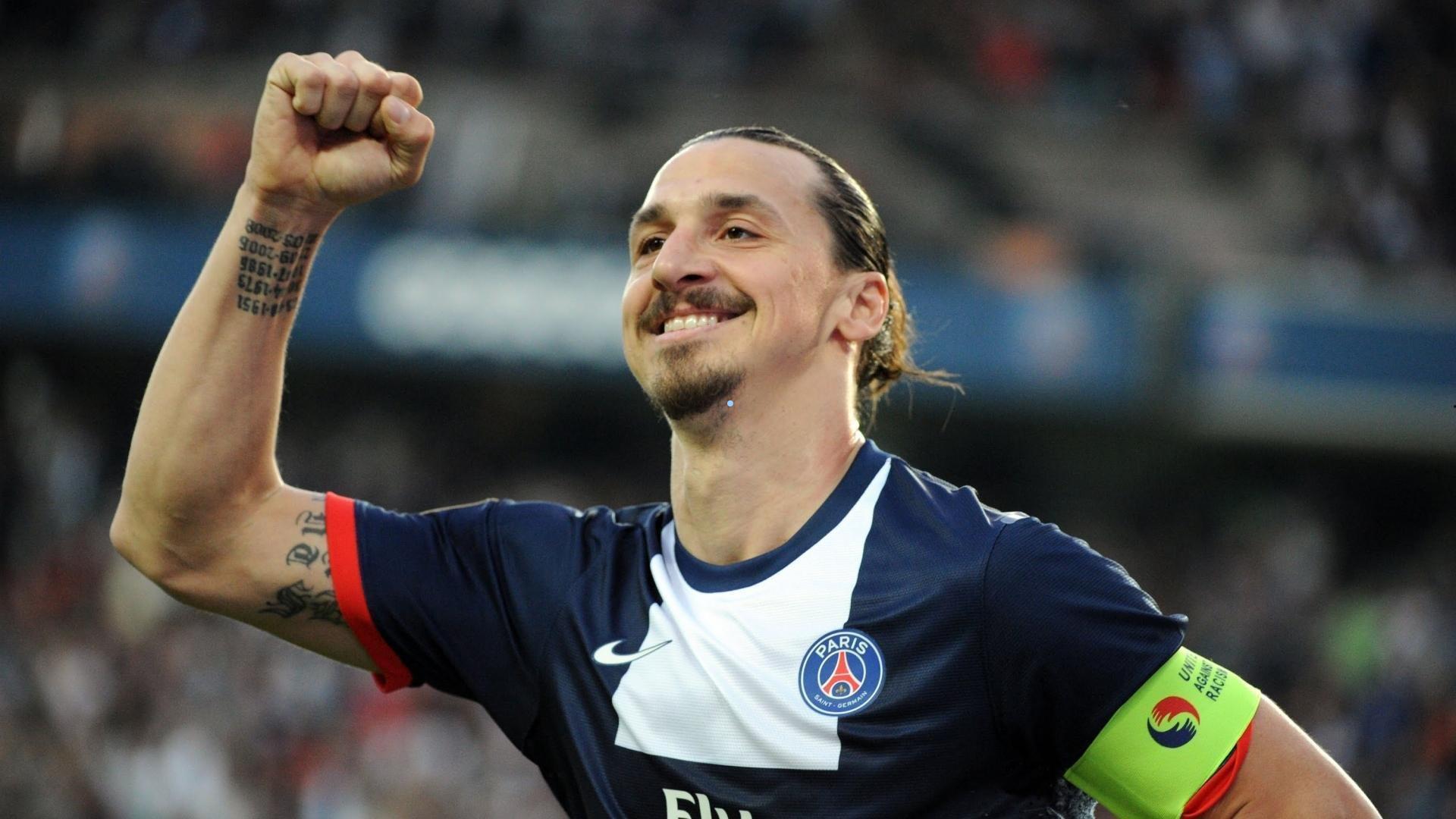 足坛狂欢夜，米兰意甲加冕王座，C罗沙特赛场受挫，朗斯法甲高奏凯歌